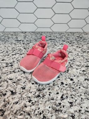 Cat & Jack Coral Pink Mesh Slip-On Water Sneakers Size 5